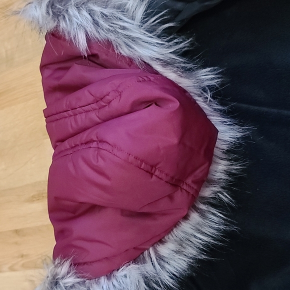 Free Country puffer coat w removable zipper fur hoodie maroon color size small - Picture 12 of 12